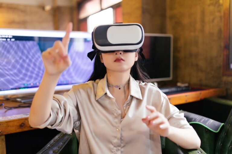 VR与AI助力下一代更友善互联