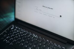 OpenAI放宽ChatGPT限制，将推出成人版互动模式