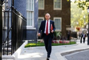 英国防大臣宣布无人机击落新权力，强化硬实力应对安全威胁