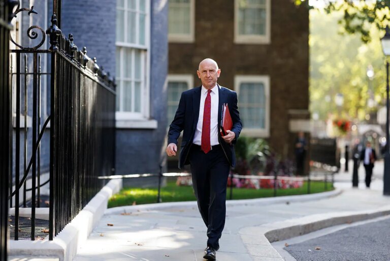 英国防大臣宣布无人机击落新权力，强化硬实力应对安全威胁