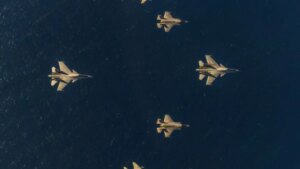 印空军苏-30MKI等机型与英海军F-35B联合演练