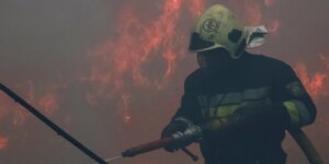无人机夜袭克里沃罗格，泽连斯基谴责俄罗斯持续攻击乌克兰基础设施