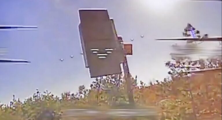 乌军摧毁俄新型“黑眼”电子战系统