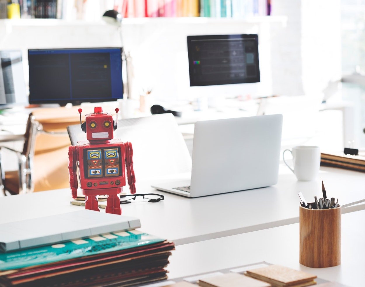 Anthropic发布低成本Haiku 4.5模型，性能媲美大模型