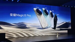 荣耀 Magic8 推出 AI 概念版 Robot Phone，2026 MWC 首秀