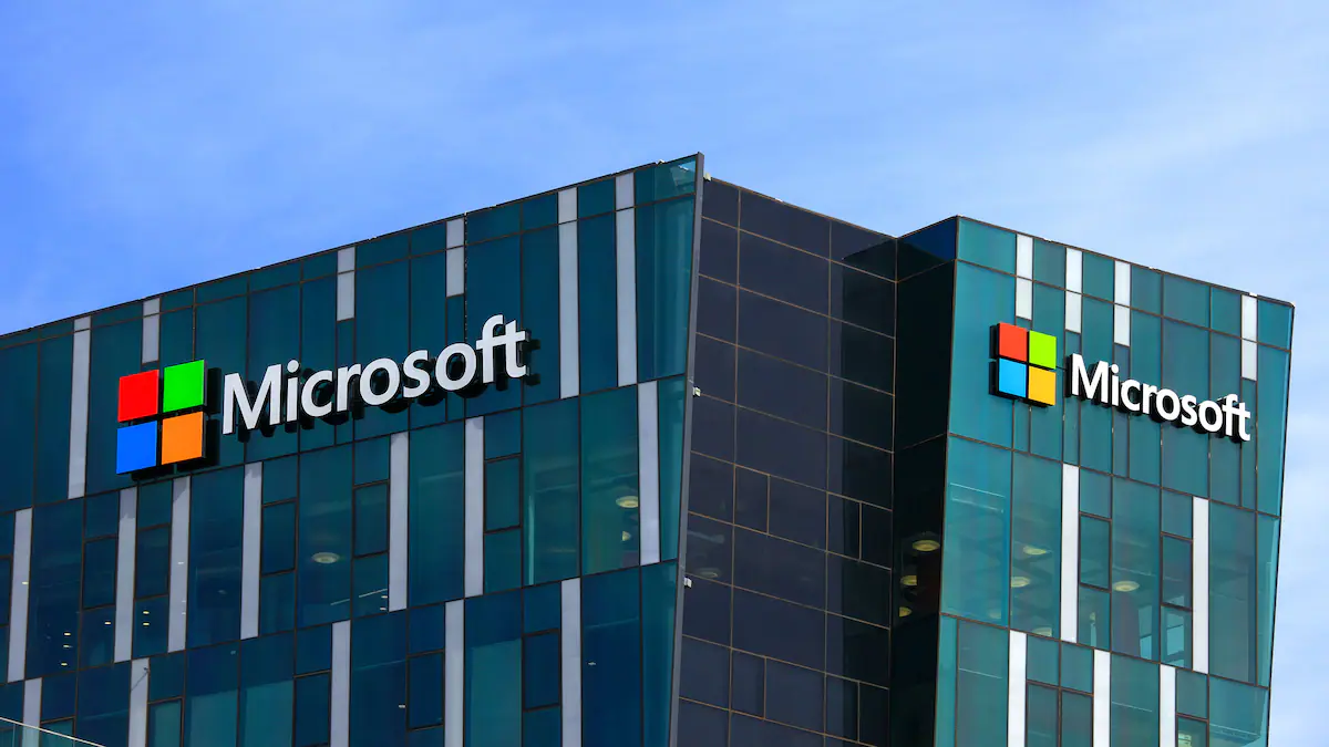 微软营收大增18%,股价却因AI变现担忧下滑