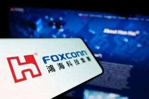 富士康投资137亿加码AI超算