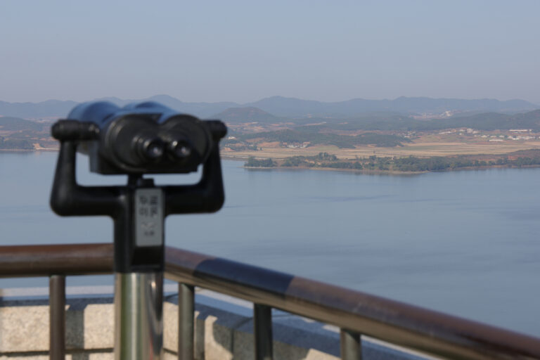 朝鲜试射巡航导弹，黄海演习针对美韩APEC会议