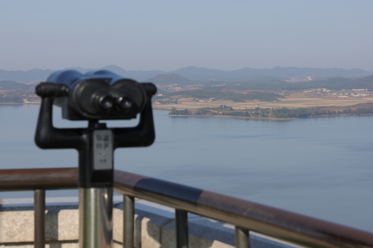 朝鲜试射巡航导弹,黄海演习针对美韩APEC会议