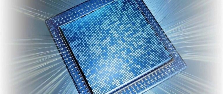 南大团队研发出全新模拟存算一体芯片，创下模拟向量-矩阵乘法运算精度的最高纪录