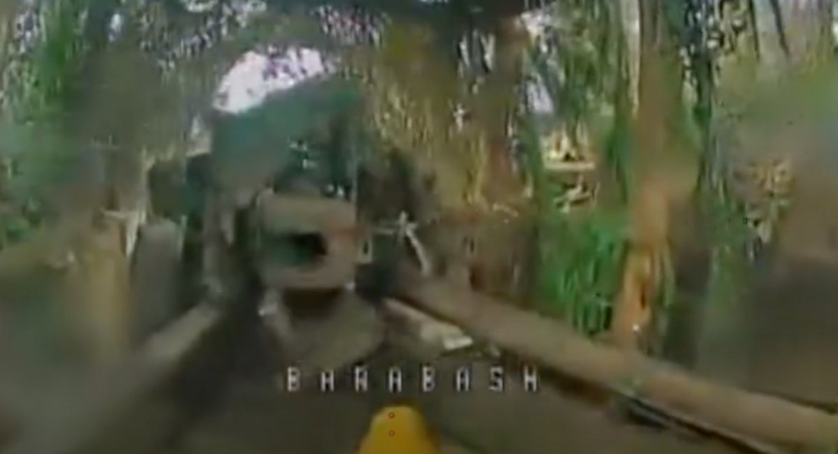 乌克兰无人机摧毁俄方BM-21火箭系统及BTR-80装甲车