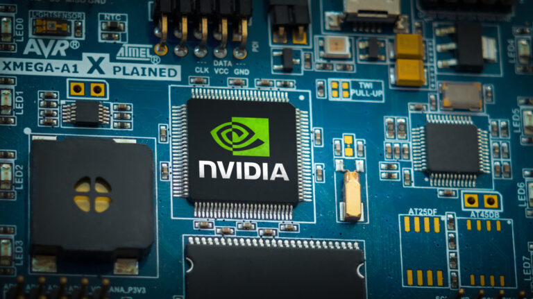 英伟达停更“泰坦”显卡，简化产品线助力消费者选择