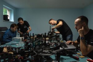乌克兰无人机初创公司Swarmer获1800万美元融资，打破防御技术记录
