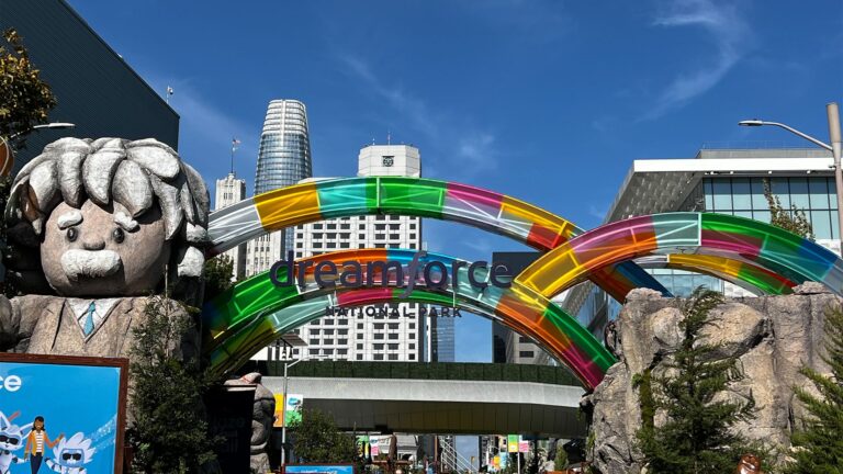 Salesforce Dreamforce 2025聚焦代理技术与AI整合