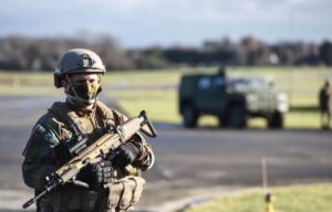 比利时军方调查不明无人机多次飞越军事基地