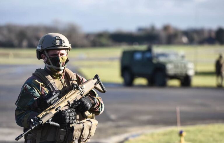 比利时军方调查不明无人机多次飞越军事基地