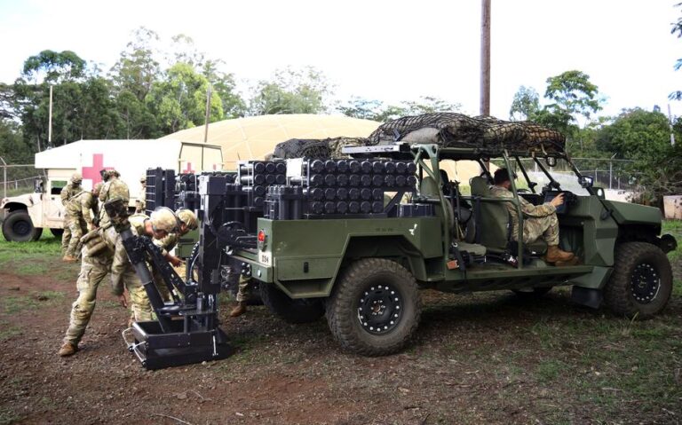 美军测试新型“射击后撤离”移动迫击炮系统