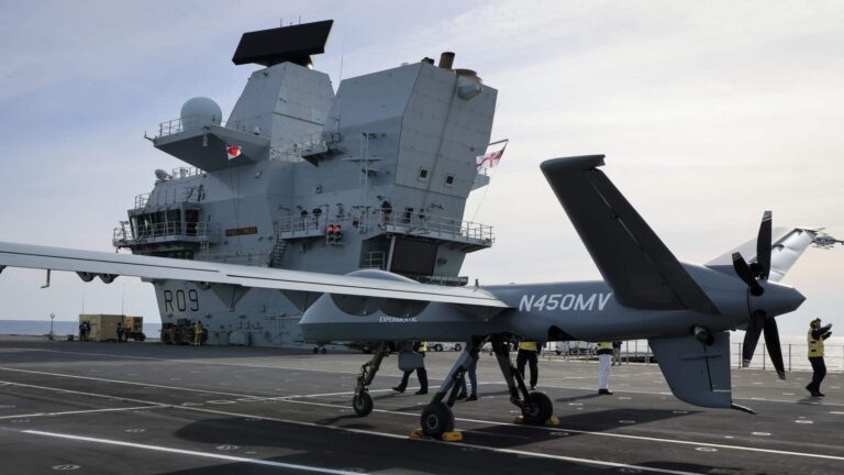 英海军寻求F-35B无人协同伙伴，加速航母团队能力提升