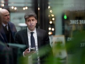 OpenAI与亚马逊达成380亿美元协议，使用AWS提升AI能力