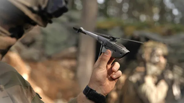 微型无人机成战场新宠，蚊子大小侦察神器现世