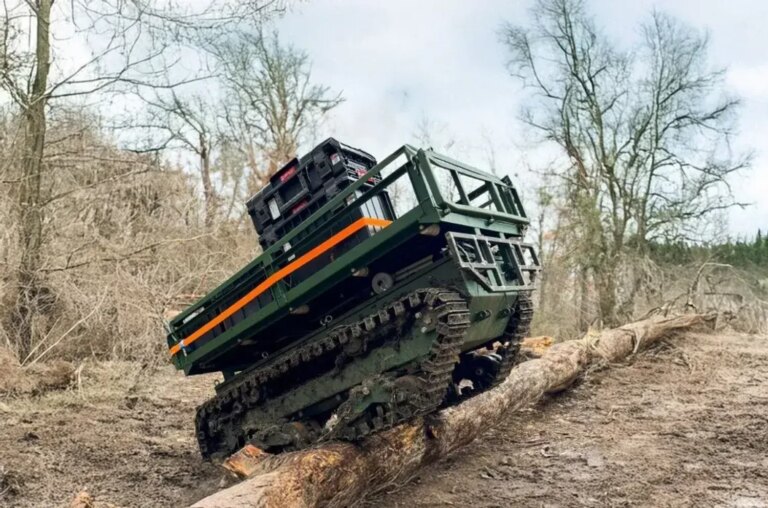 乌克兰武装部队用机器人从敌后救出伤员