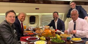 AI图像生成器新突破：感恩节家庭肖像更显真实