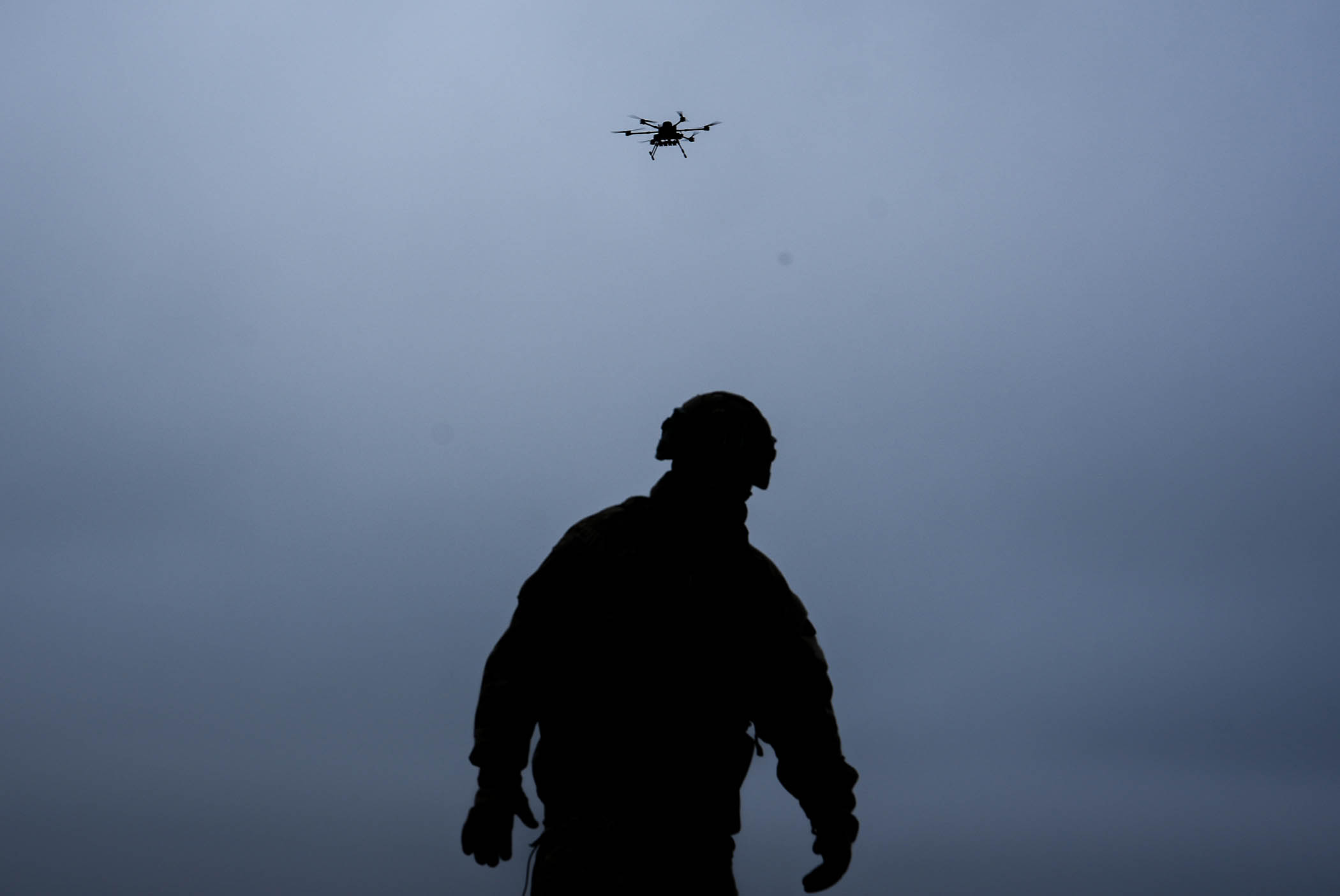 欧洲多国警报频发，神秘无人机引发关注