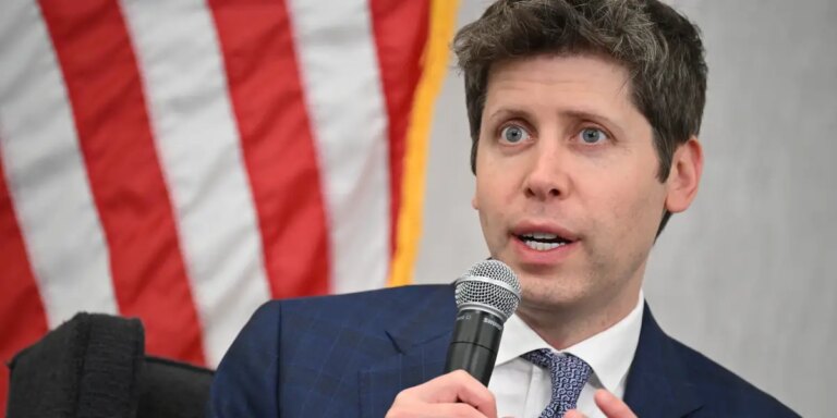 OpenAI与亚马逊AWS达成380亿美元合作，加速AI发展