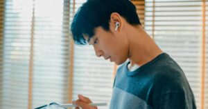 AI耳机难替代：学习外语的深层价值