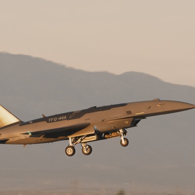 安杜里尔无人机翼手首次自主飞行成功