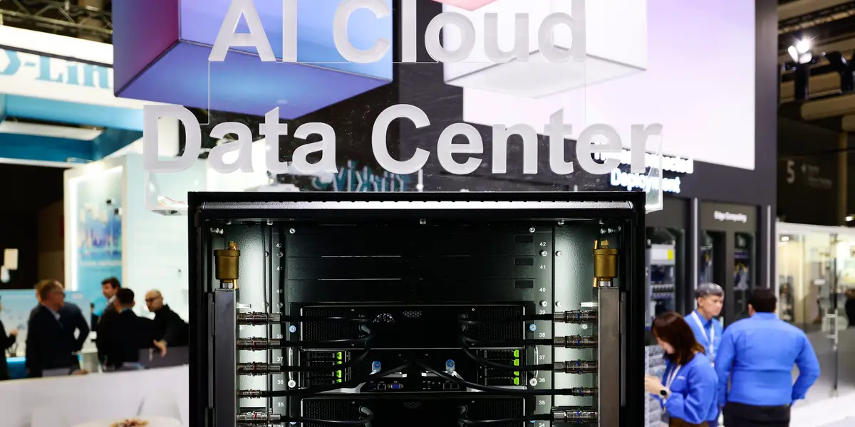 美国AI发展面临电力瓶颈，中国能源储备领先