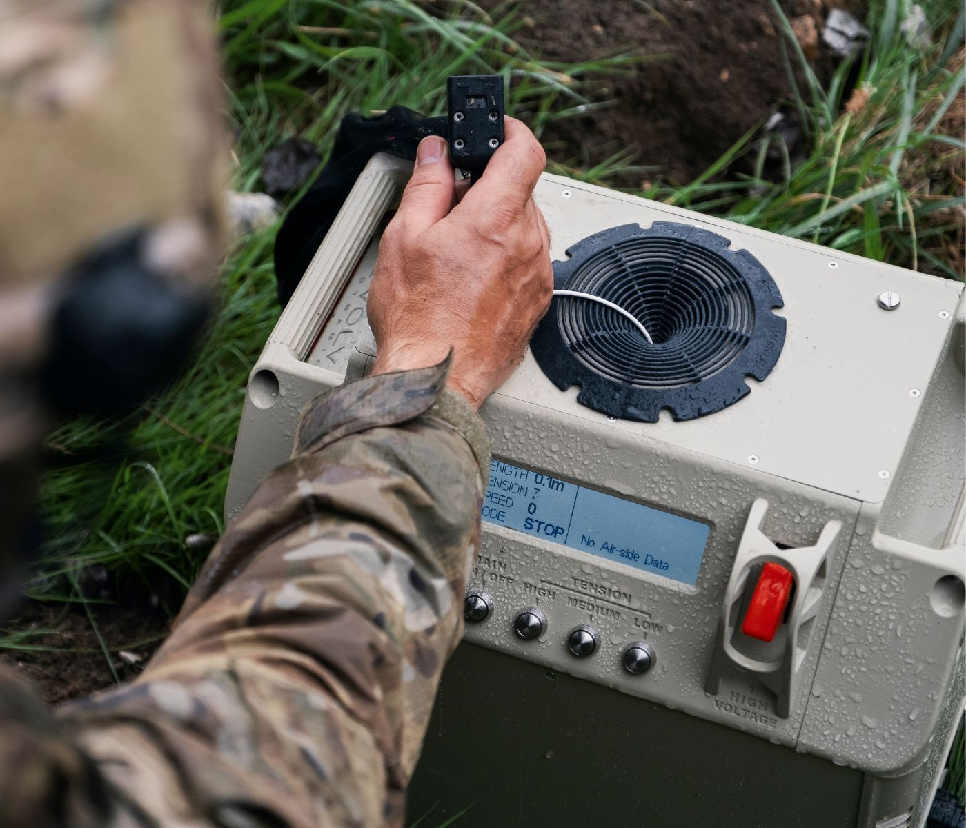 英企推出抗干扰监控无人机系统，续航达48小时