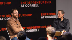 安杜里尔CEO分享国防科技巨头崛起之路