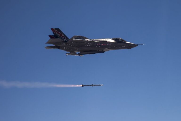 F-35首曝光，伊朗防空系统为何失效？