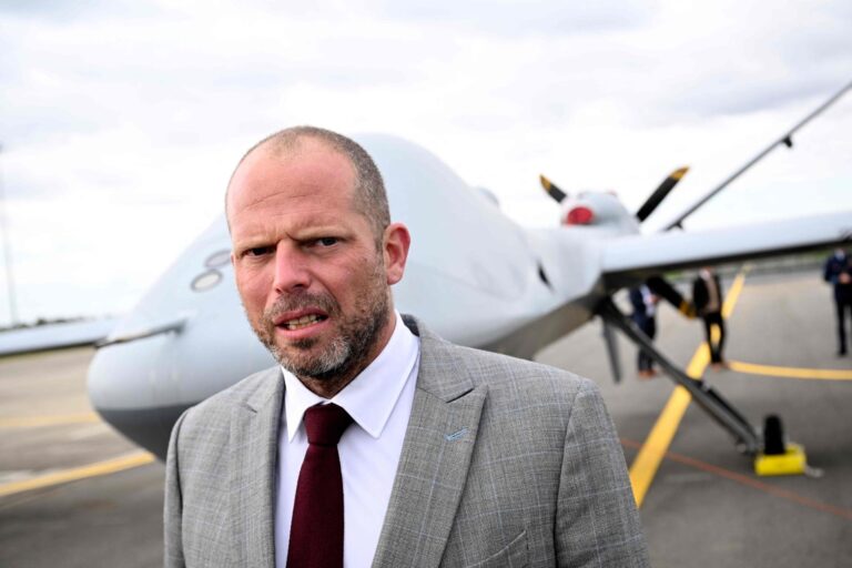 比利时调查军事基地上空无人机事件