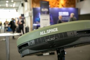 美军验证Hydra MAX终端，实现多轨道通信