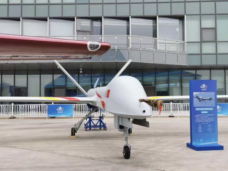 多图｜直击南昌飞行大会：多款彩虹无人机“明星”机型亮相