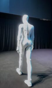 小鹏机器人里藏了真人？何小鹏发一镜到底视频，机器人“脱衣”回应质疑