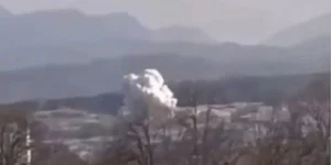 无人机袭击车臣格罗兹尼军事设施，建筑受损起火