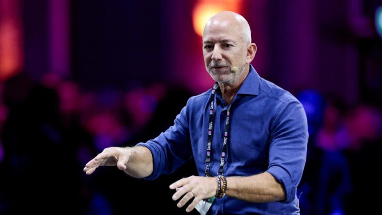 贝索斯出任AI初创公司联席CEO，重返运营前线