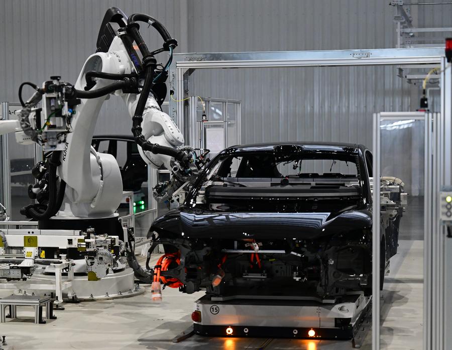 中国AI赋能先进制造，智能焊接机器人填补人力缺口