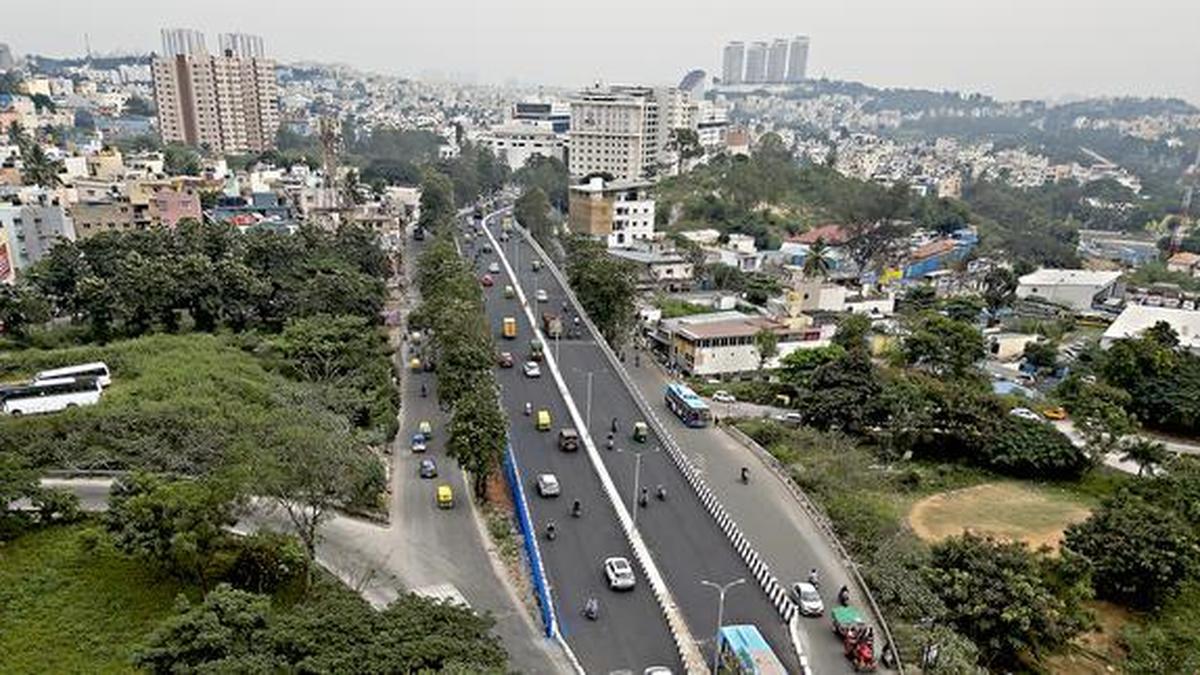 印度理工学院发布专为城市交通设计的大规模图像数据集及模型