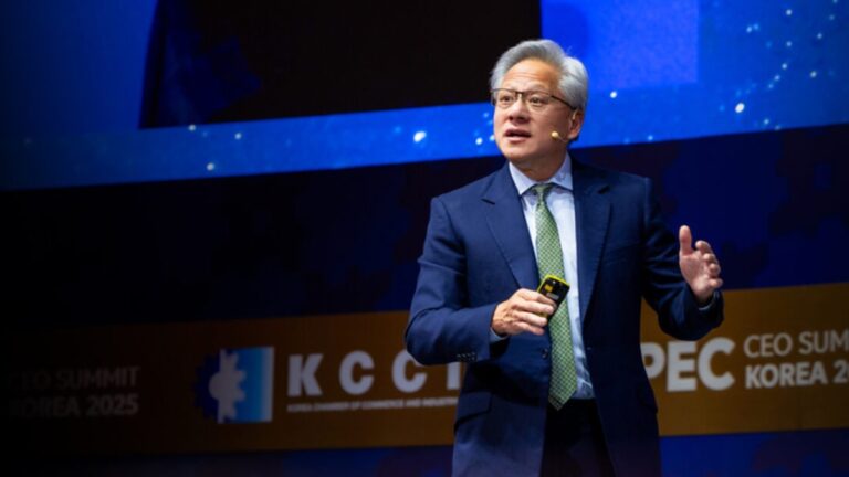 黄仁勋称“失控AI”担忧是科幻