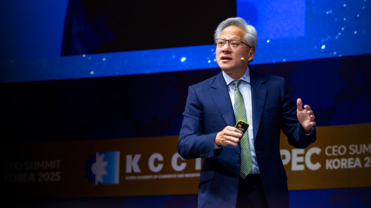 黄仁勋称“失控AI”担忧是科幻