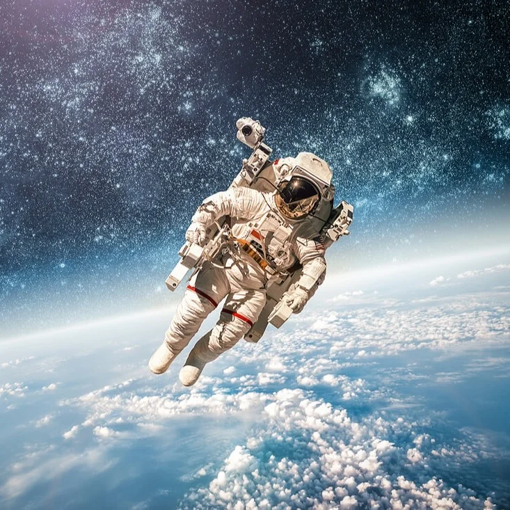 本周科技亮点：AI芯片竞争加剧与暗物质星揭秘