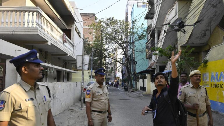 印度首用无人机监控选举，海得拉巴407投票站实时监控