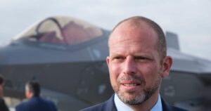 比利时防长称可疑无人机“来窥探”战机与弹药