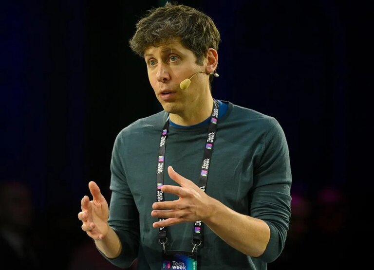 亚马逊与OpenAI达成330亿欧元云服务协议，股价创历史新高