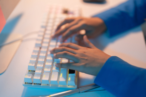 研究显示：代码生成AI短期内不会取代人类开发者