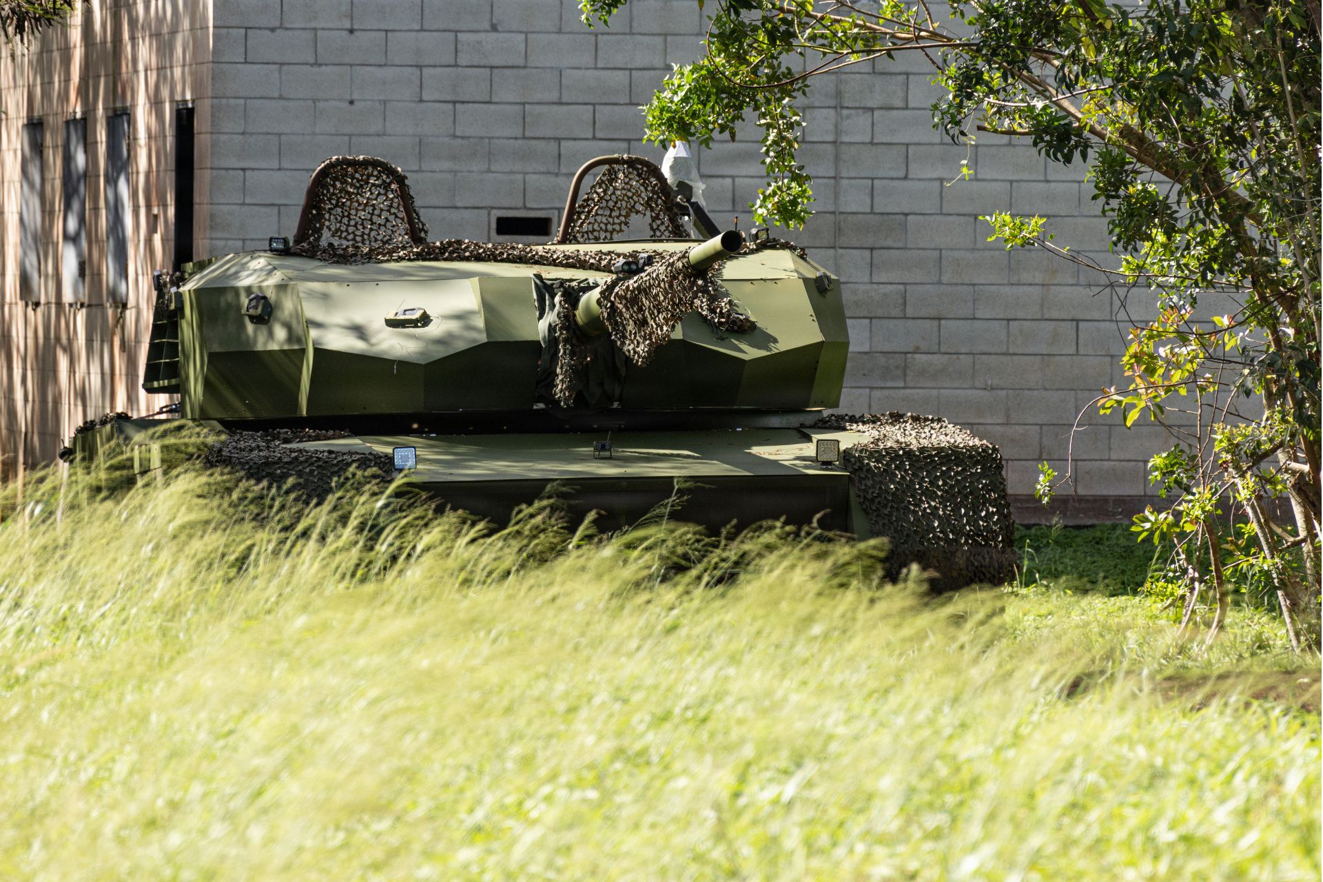 美军在夏威夷使用木制坦克诱饵提升印太战备水平